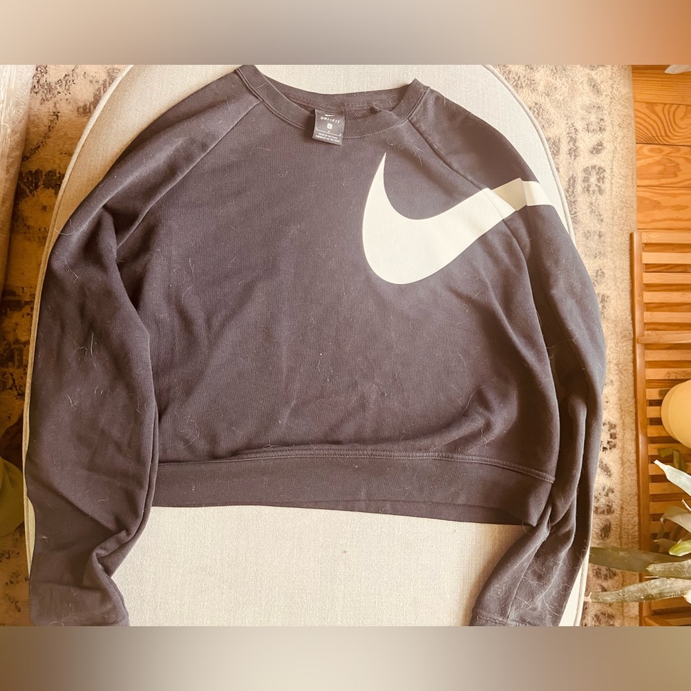 Oversized Nike cropped sweatshirt